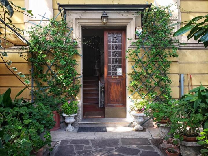 Golden House Apartment Bologna Bagian luar foto
